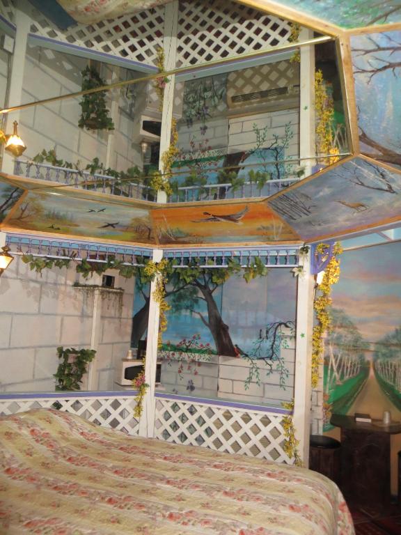 גורני Hollywood Inn & Suites מראה חיצוני תמונה